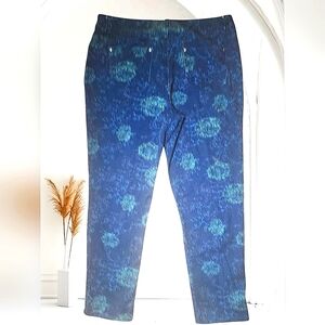Croft & Barrow Stretch Floral Print Jeans – Size 14/16 (Approx.)